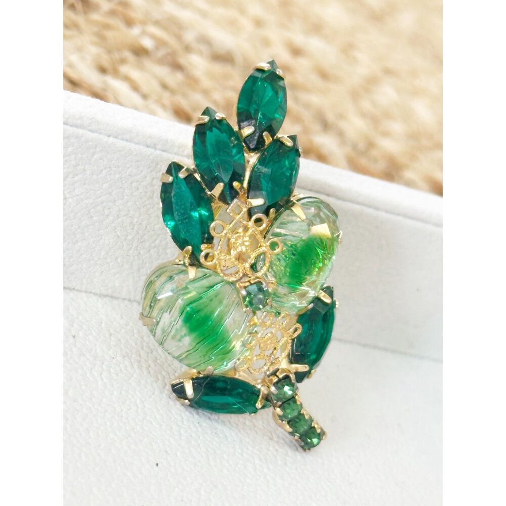 Emerald Green and Givre Rhinestone Leaf Motif Brooch Gold Tone Filigree